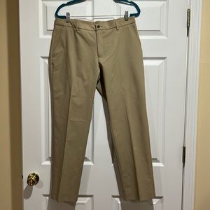 Like New Men’s summer chino. Size 34x30. Unlined performance stretch fit.